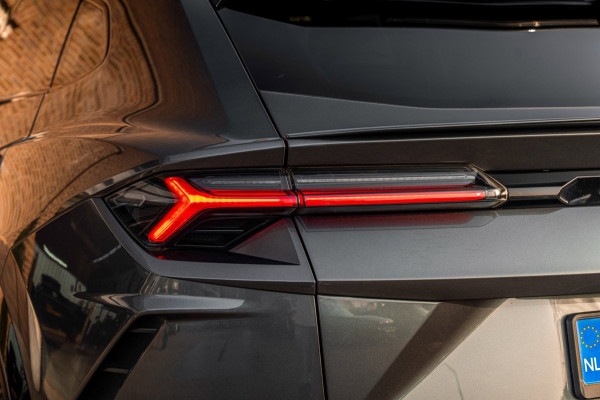 Lamborghini Urus 4.0 V8 650 PK Pano Keramisch B&O Advanced Massage Luchtvering 360 Camera ACC 22''