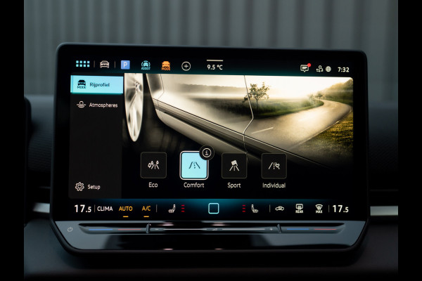 Volkswagen T-Roc 1.5 eTsi R-Line First Edition | Black Style | 360 Camera | Head Up | Elk. A-klep | IQ Light | Prijs Rijklaar!!