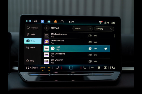 Volkswagen T-Roc 1.5 eTsi R-Line First Edition | Black Style | 360 Camera | Head Up | Elk. A-klep | IQ Light | Prijs Rijklaar!!