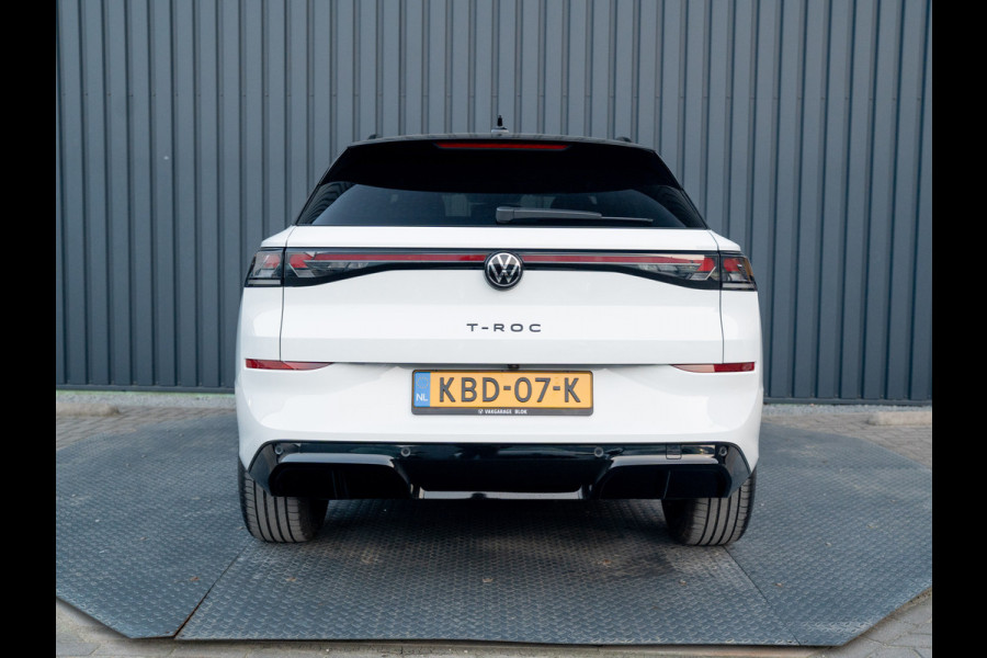 Volkswagen T-Roc 1.5 eTsi R-Line First Edition | Black Style | 360 Camera | Head Up | Elk. A-klep | IQ Light | Prijs Rijklaar!!