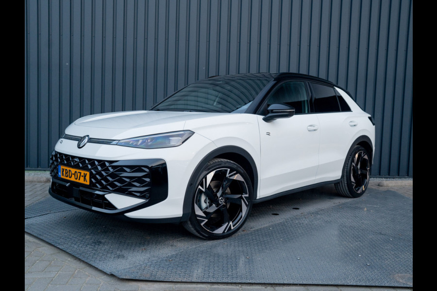 Volkswagen T-Roc 1.5 eTsi R-Line First Edition | Black Style | 360 Camera | Head Up | Elk. A-klep | IQ Light | Prijs Rijklaar!!