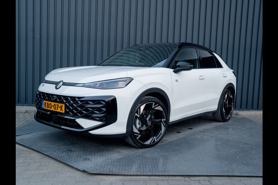 Volkswagen T-Roc 1.5 eTsi R-Line First Edition | Black Style | 360 Camera | Head Up | Elk. A-klep | IQ Light | Prijs Rijklaar!!