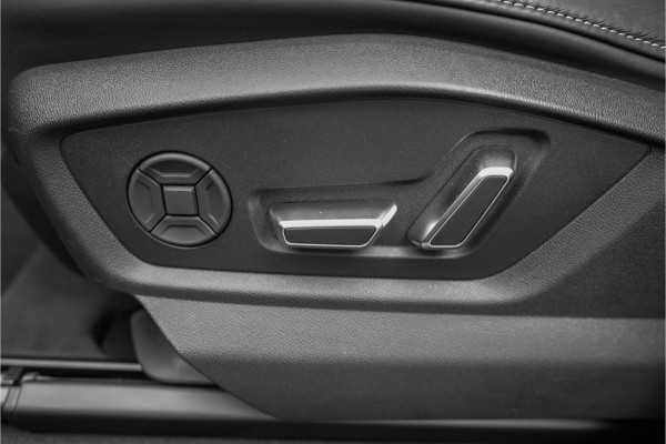 Audi Q8 55 TFSI e Quattro Pro Line S Pano Luchtvering ACC B&O 23"