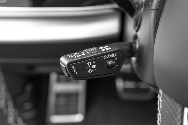 Audi Q8 55 TFSI e Quattro Pro Line S Pano Luchtvering ACC B&O 23"