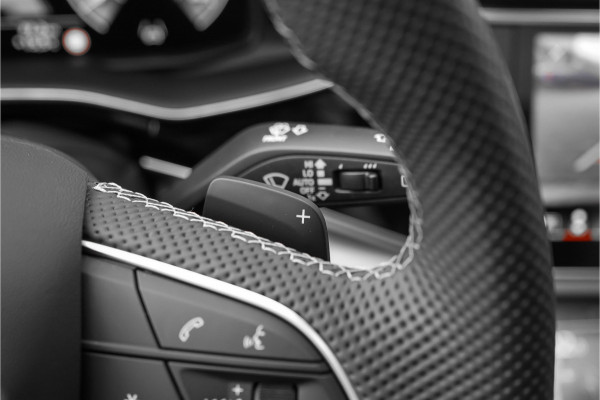 Audi Q8 55 TFSI e Quattro Pro Line S Pano Luchtvering ACC B&O 23"
