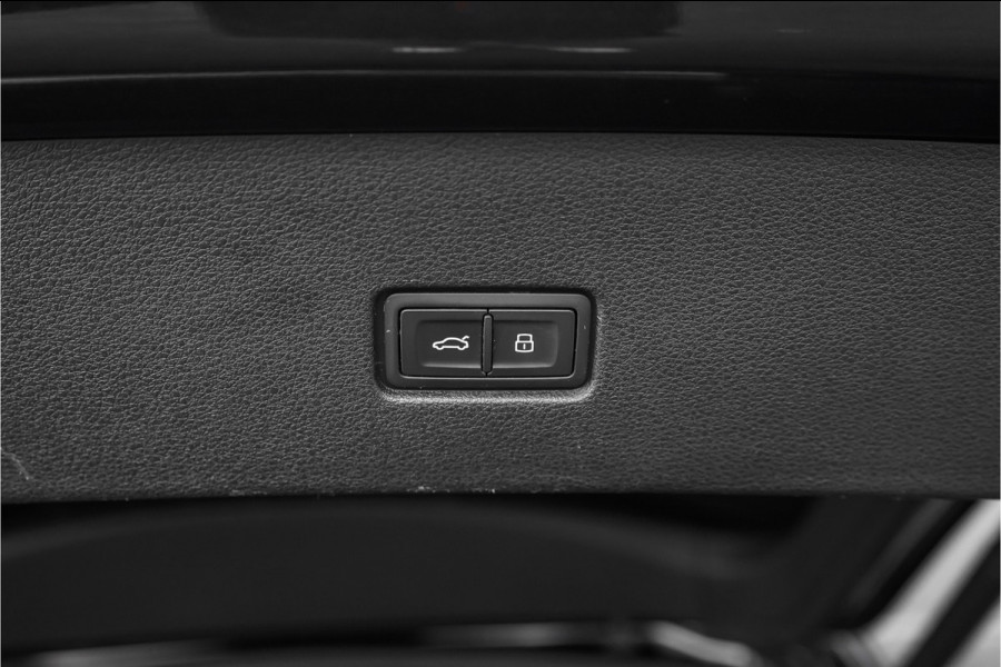 Audi Q8 55 TFSI e Quattro Pro Line S Pano Luchtvering ACC B&O 23"