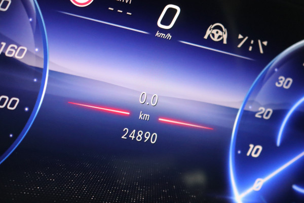 Mercedes-Benz EQE SUV 350 4MATIC AMG Line 91 kWh | Distronic+ | Panoramadak | Memory | Burmester | Digital Light | Surround Camera | 22kW | Warmtepomp | Keyless Go |