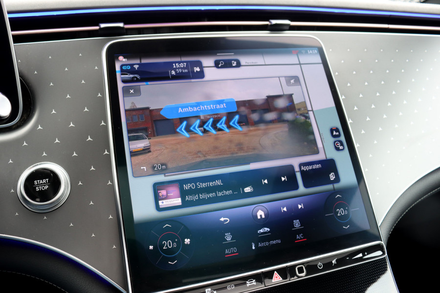 Mercedes-Benz EQE SUV 350 4MATIC AMG Line 91 kWh | Distronic+ | Panoramadak | Memory | Burmester | Digital Light | Surround Camera | 22kW | Warmtepomp | Keyless Go |