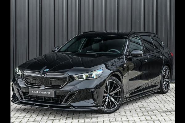BMW 5 Serie Touring 530e Xdrive 300pk M Sport | Shadowline | Comfort access | Bowers&Wilkins | Iconic grill | Active cruise | 360 camera | Ambiance | El. trekhaak