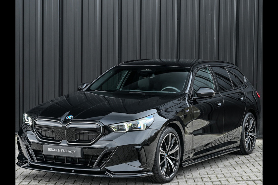 BMW 5 Serie Touring 530e Xdrive 300pk M Sport | Shadowline | Comfort access | Bowers&Wilkins | Iconic grill | Active cruise | 360 camera | Ambiance | El. trekhaak