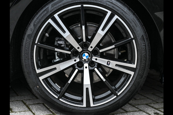 BMW 5 Serie Touring 530e Xdrive 300pk M Sport | Shadowline | Comfort access | Bowers&Wilkins | Iconic grill | Active cruise | 360 camera | Ambiance | El. trekhaak