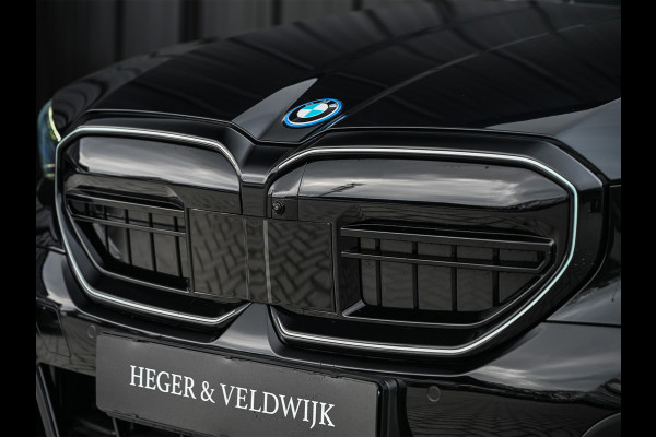 BMW 5 Serie Touring 530e Xdrive 300pk M Sport | Shadowline | Comfort access | Bowers&Wilkins | Iconic grill | Active cruise | 360 camera | Ambiance | El. trekhaak