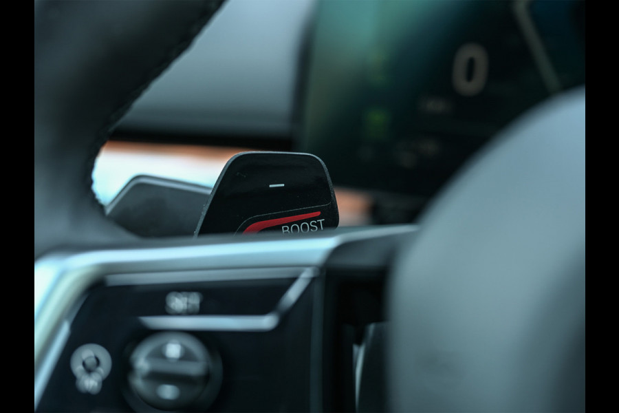 BMW 5 Serie Touring 530e Xdrive 300pk M Sport | Shadowline | Comfort access | Bowers&Wilkins | Iconic grill | Active cruise | 360 camera | Ambiance | El. trekhaak