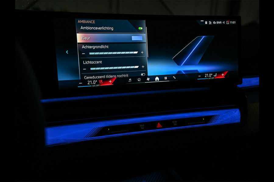 BMW 5 Serie Touring 530e Xdrive 300pk M Sport | Shadowline | Comfort access | Bowers&Wilkins | Iconic grill | Active cruise | 360 camera | Ambiance | El. trekhaak