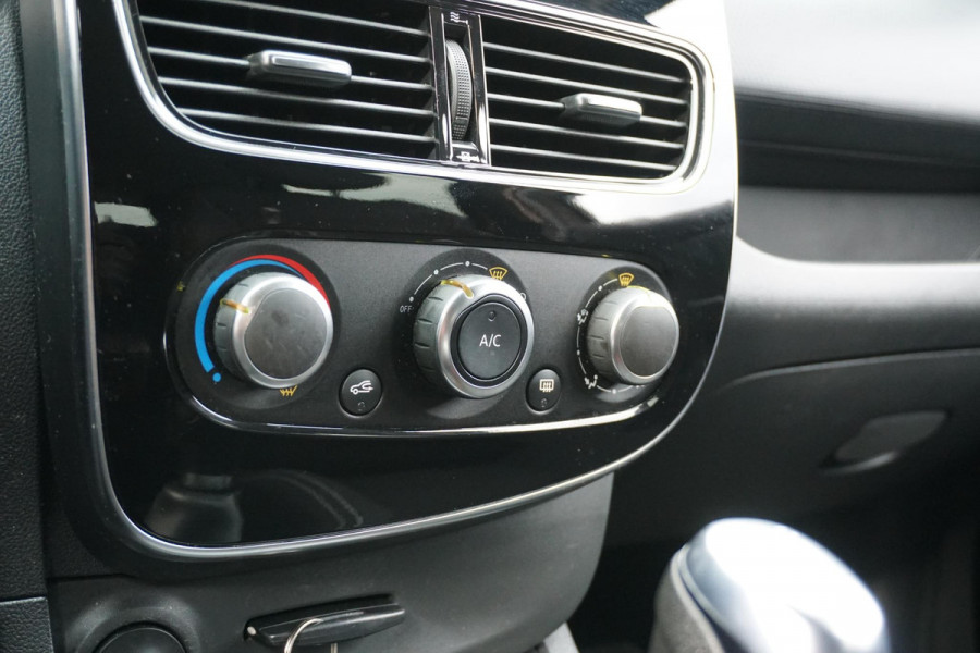 Renault Clio Estate 0.9 TCe Limited + NAVI / SENOREN / BLUETOOTH