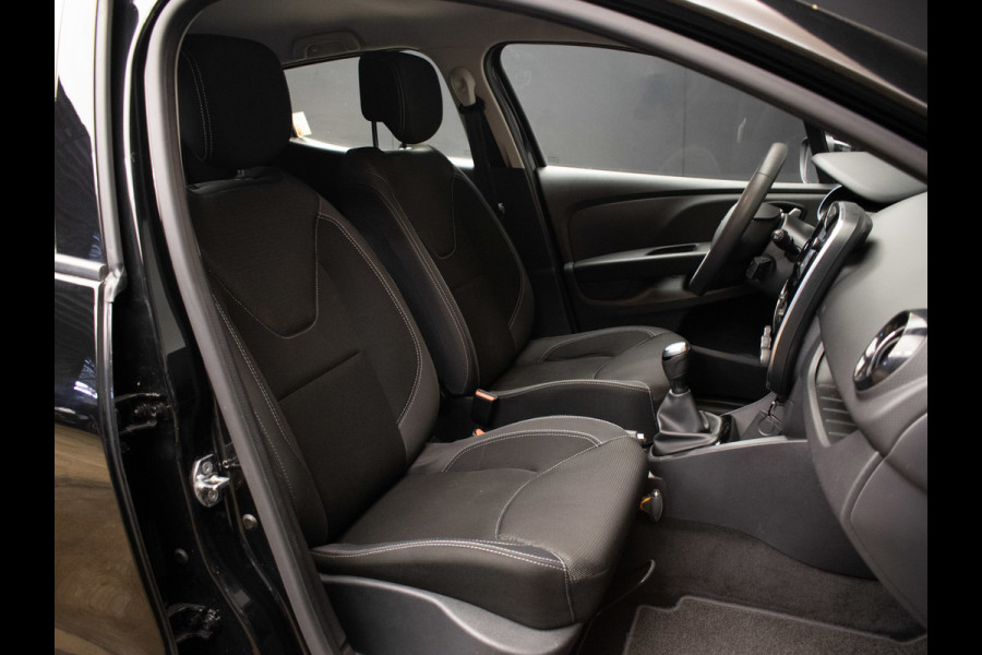 Renault Clio 0.9 TCe Zen Sport (NAVI,PDC,CRUISE,BLUETOOTH,LED,ELEKTRISCH PAKKET,SPORTSTOELEN,NETTE STAAT)