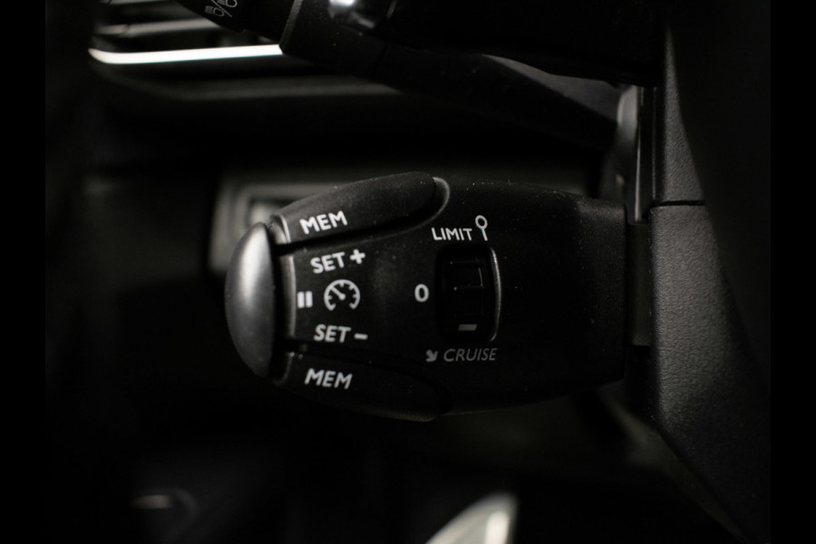 Peugeot 5008 1.2 PureTech Crossway Sport (PANORAMADAK,APPLE CARPLAY,NAVI,CAMERA,360 VIEW,GETINT,CLIMATE,SPORTSTOELEN,LM VELGEN)