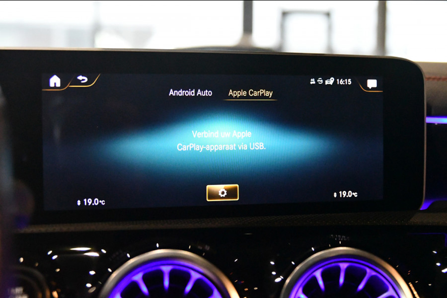 Mercedes-Benz CLA-Klasse AMG 35 4MATIC Aero. Schaal, Perf Stuur, Burm, Keyless, Camera, CarPlay, Sfeer!