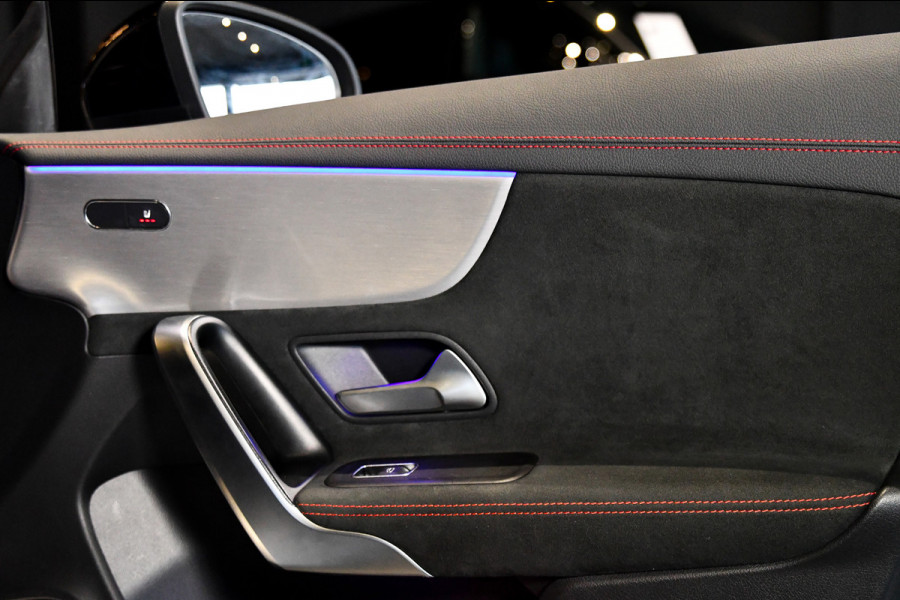 Mercedes-Benz CLA-Klasse AMG 35 4MATIC Aero. Schaal, Perf Stuur, Burm, Keyless, Camera, CarPlay, Sfeer!