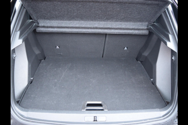 Peugeot 2008 1.2 Turbo GT SCHUIF- KANTELDAK | CAMERA MET SENSOREN | NAVI & CARPLAY |