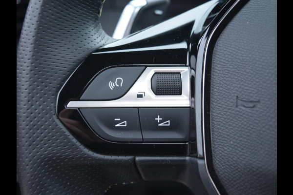 Peugeot 2008 1.2 Turbo GT SCHUIF- KANTELDAK | CAMERA MET SENSOREN | NAVI & CARPLAY |