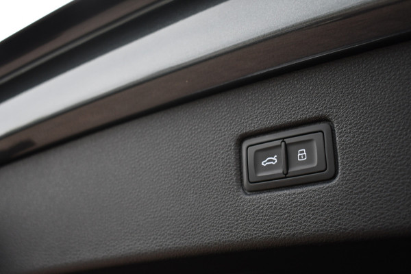 Audi Q7 50 TDI quattro S-Line 7pers Pano Trekh ACC HUD 22inch 4WS Standk