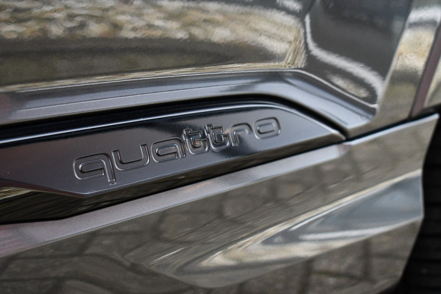 Audi Q7 50 TDI quattro S-Line 7pers Pano Trekh ACC HUD 22inch 4WS Standk