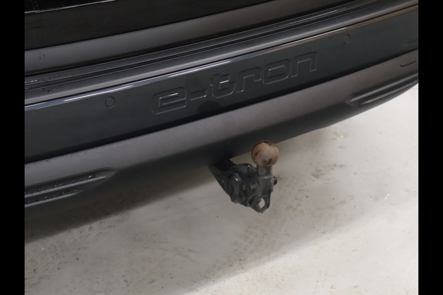 Audi Q4 Sportback e-tron 40 Launch edition Advanced Plus 77 kWh [TREKHAAK INKLAPBAAR, MEMORY SEATS, APPLE CARPLAY, ANDROID, STUURVERWARMING, ADAPTIVE CRUISE, CAMERA, STOELVERWARMING, PDC V+A, CLIMATE, NIEUWSTAAT]