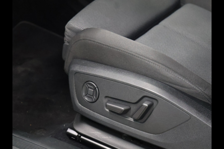 Audi Q4 Sportback e-tron 40 Launch edition Advanced Plus 77 kWh [TREKHAAK INKLAPBAAR, MEMORY SEATS, APPLE CARPLAY, ANDROID, STUURVERWARMING, ADAPTIVE CRUISE, CAMERA, STOELVERWARMING, PDC V+A, CLIMATE, NIEUWSTAAT]