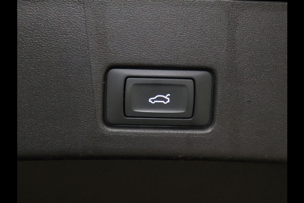 Audi Q4 Sportback e-tron 40 Launch edition Advanced Plus 77 kWh [TREKHAAK INKLAPBAAR, MEMORY SEATS, APPLE CARPLAY, ANDROID, STUURVERWARMING, ADAPTIVE CRUISE, CAMERA, STOELVERWARMING, PDC V+A, CLIMATE, NIEUWSTAAT]