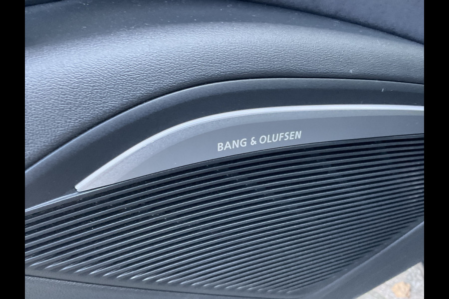 Audi TT Roadster TT RS 2.5 400pk 5-Cil Quattro B&O Camera Stoelverw. 20 Inch