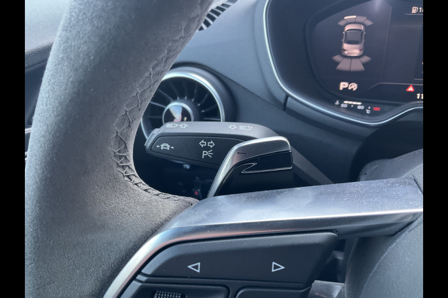 Audi TT Roadster TT RS 2.5 400pk 5-Cil Quattro B&O Camera Stoelverw. 20 Inch