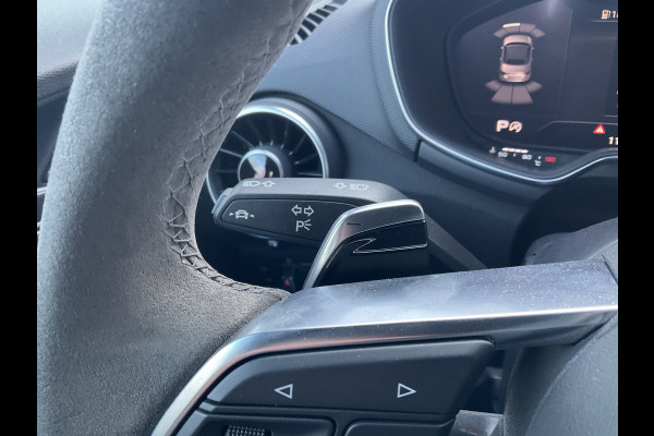 Audi TT Roadster TT RS 2.5 400pk 5-Cil Quattro B&O Camera Stoelverw. 20 Inch