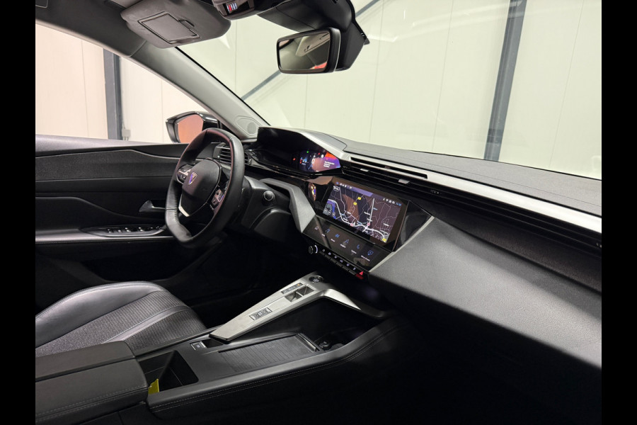 Peugeot 308 130pk Allure Trekhaak Navi, Leer Bekleding, Trekhaak, 360° Camera, ACC, LED Digital Cockpit,