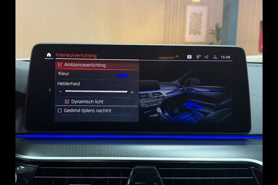 BMW 5 Serie Touring M-pakket Luchtvering VOL OPTIES | HUD | CarPlay | Trekhaak | Memory | Virtual | ACC