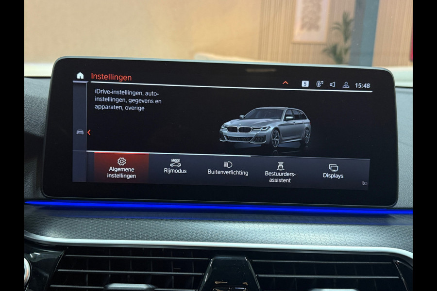 BMW 5 Serie Touring M-pakket Luchtvering VOL OPTIES | HUD | CarPlay | Trekhaak | Memory | Virtual | ACC