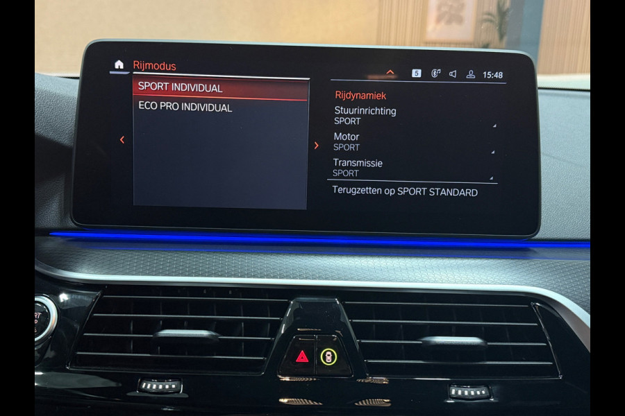 BMW 5 Serie Touring M-pakket Luchtvering VOL OPTIES | HUD | CarPlay | Trekhaak | Memory | Virtual | ACC