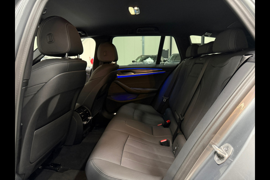 BMW 5 Serie Touring M-pakket Luchtvering VOL OPTIES | HUD | CarPlay | Trekhaak | Memory | Virtual | ACC