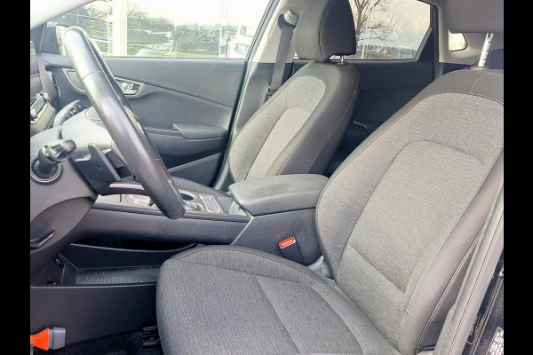 Hyundai Kona EV Fashion 64 kWh | SOH: nnb | Trekhaak | 3 Fase | Warmtepomp | HUD | Navi | Adaptive CC | Blindspot |