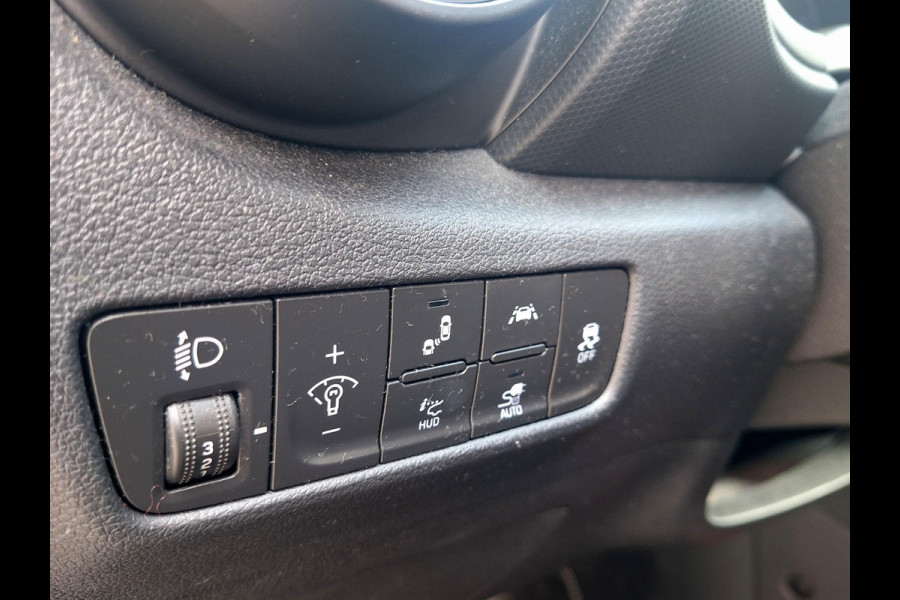 Hyundai Kona EV Fashion 64 kWh | SOH: nnb | Trekhaak | 3 Fase | Warmtepomp | HUD | Navi | Adaptive CC | Blindspot |