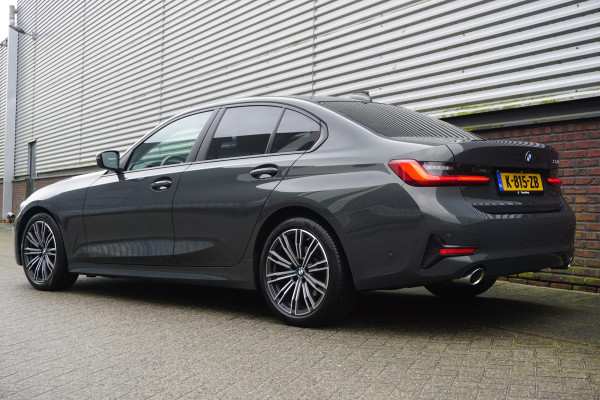 BMW 3-serie 320i High Exec.Individual/Dealeronderhouden/ Trekhaak wegklapbaar