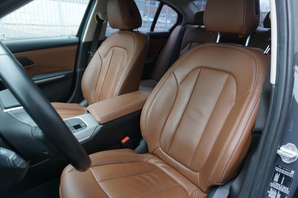 BMW 3-serie 320i High Exec.Individual/Dealeronderhouden/ Trekhaak wegklapbaar