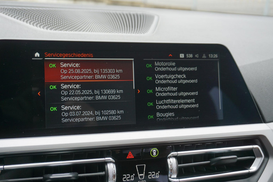 BMW 3-serie 320i High Exec.Individual/Dealeronderhouden/ Trekhaak wegklapbaar