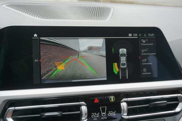 BMW 3-serie 320i High Exec.Individual/Dealeronderhouden/ Trekhaak wegklapbaar