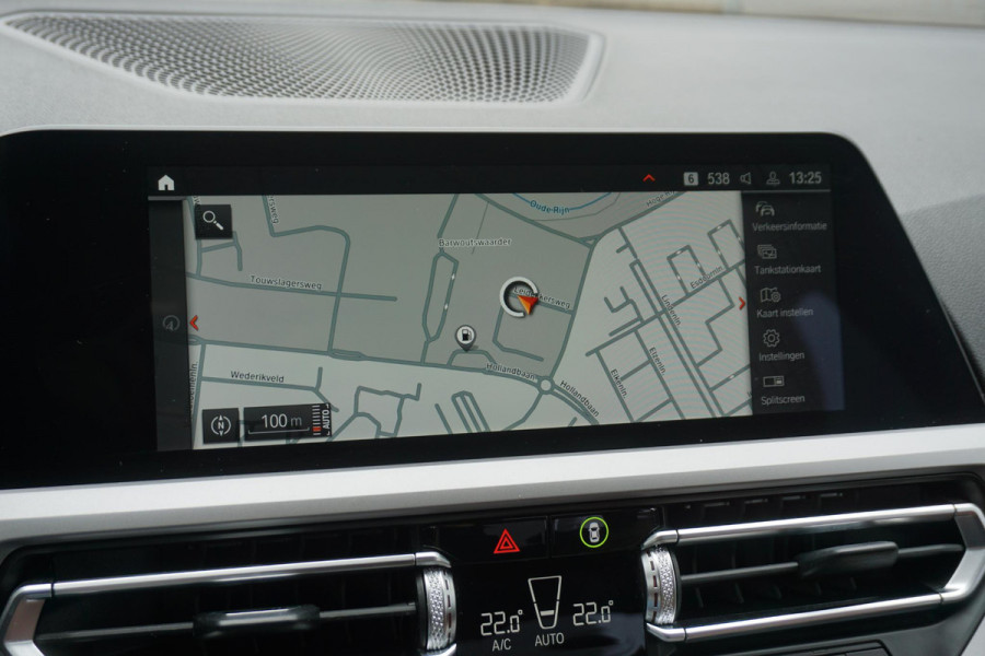 BMW 3-serie 320i High Exec.Individual/Dealeronderhouden/ Trekhaak wegklapbaar