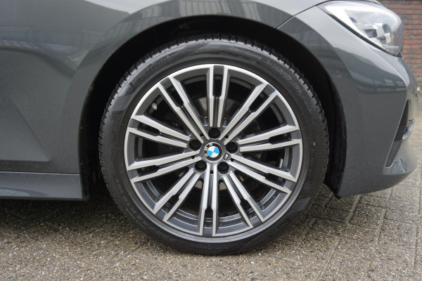BMW 3-serie 320i High Exec.Individual/Dealeronderhouden/ Trekhaak wegklapbaar
