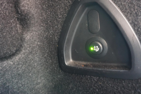 BMW 3-serie 320i High Exec.Individual/Dealeronderhouden/ Trekhaak wegklapbaar