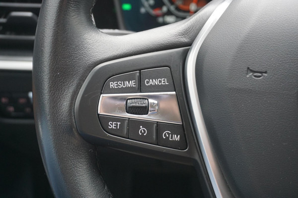 BMW 3-serie 320i High Exec.Individual/Dealeronderhouden/ Trekhaak wegklapbaar