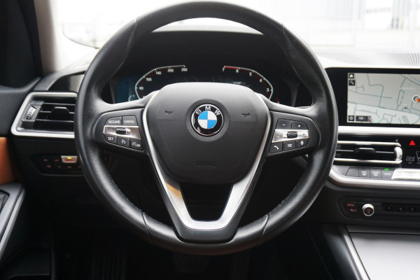 BMW 3-serie 320i High Exec.Individual/Dealeronderhouden/ Trekhaak wegklapbaar