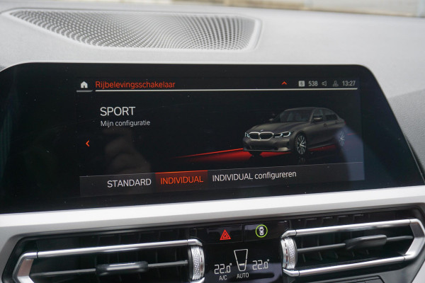 BMW 3-serie 320i High Exec.Individual/Dealeronderhouden/ Trekhaak wegklapbaar